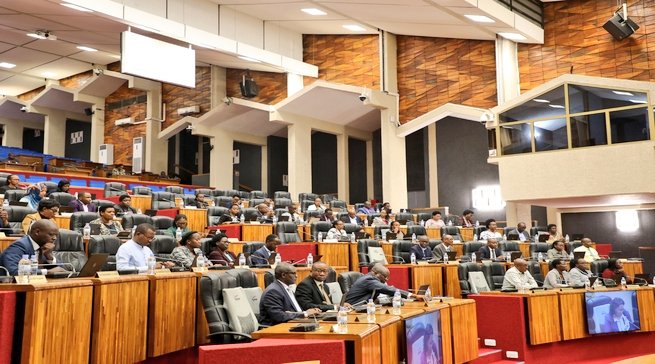 Ese umudepite wo mu Rwanda ahembwa amafaranga anganiki.? Menya umushahara ndetse n'ibindi byose abadepite bagenerwa kugirango bakore akazi kabo neza 