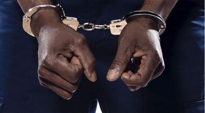 Babiri bafunzwe bazira miliyoni 4Frw bibye mu modoka bayimennye ikirahure