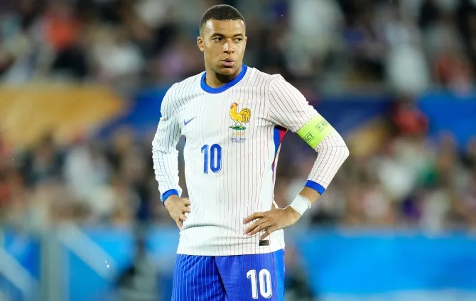 Mbappe ntiyakoze imyitozo na bagenzi be nyuma ya Virusi iri kuvugwa mu ikipe y'Ubufaransa