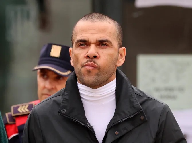 Alves yakoze igikorwa gitangaje nyuma yo kuva muri gereza