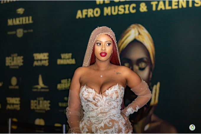 Alliah Cool wa Kigali Boss Babes yifatiye ku gahanga abasetse icyongereza cye 