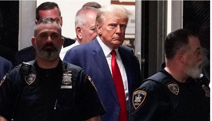 Nyuma yo gushinjwa n'abakobwa 2 Donald Trump yahakanye ibyo aregwa