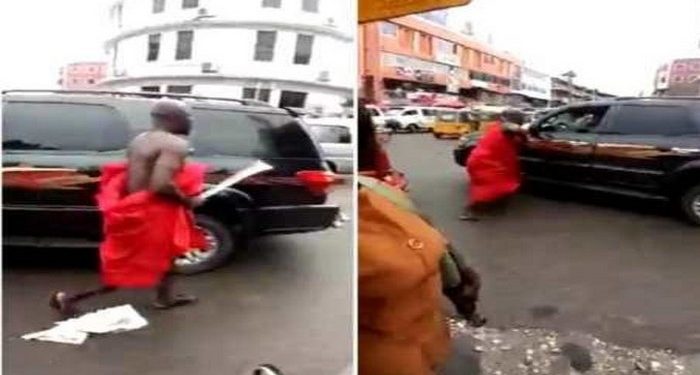 Yirukankanye n'umuhoro umugabo yakekaga ko avuye kumusambanyiriza umugore