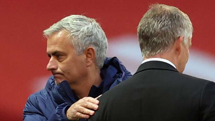 Jose Mourinho yahaye ubutumwa butangaje Ole Gunnar Solskjaer nyuma yo kumunyagira