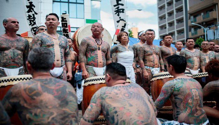 Umuyobozi w'aba Yakuza yateye icyuma Umuforomokazi wananiwe kumwongerera igitsina