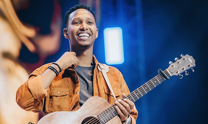 Israel Mbonyi yateguje igitaramo Amb. Nduhungirehe amugira inama