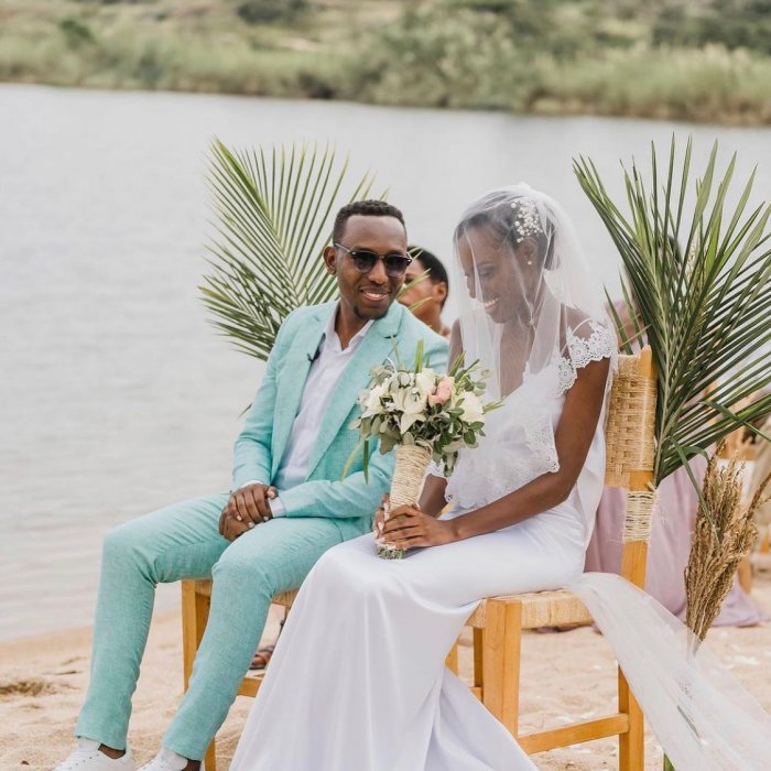 Umunyarwenya Arthur Nkusi yashyize hanze amafoto y'ubukwe bwe na Fiona Muthoni