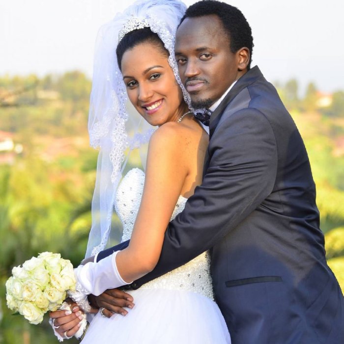 Buri munsi ndushaho kugukunda!Umugore wa Riderman yamuteye imitoma ku isabukuru ye