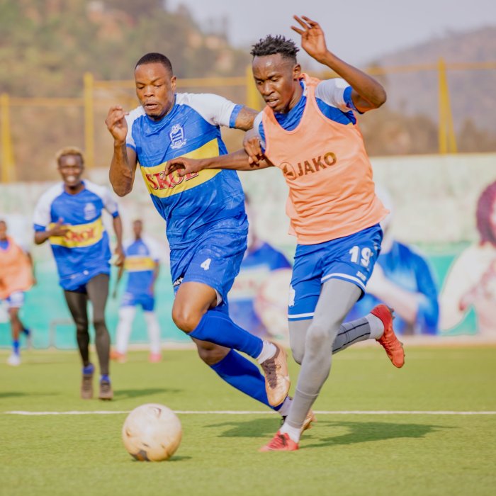 Abakinnyi ba Rayon Sports baramukiye mu Nzove mbere yo kwerekeza muri Libya