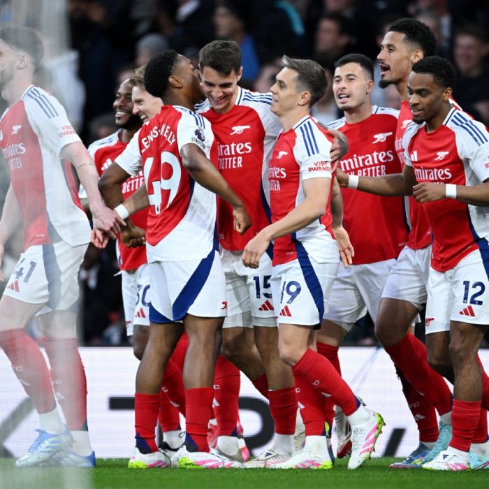 Premier League: Arsenal yabererekeye igikombe, iha amahirwe Liverpool