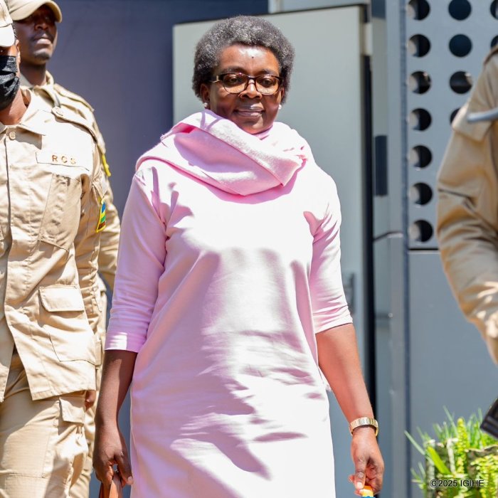 Urukiko rwanzuye ko urubanza rwa Ingabire Victoire rukomeza rukazahera ku iburanisha ry'ibanze