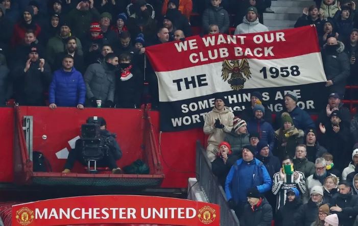 Hasohotse urutonde rw'uko amakipe yo muri Premier League arutanwa kugira abafana bishimye 