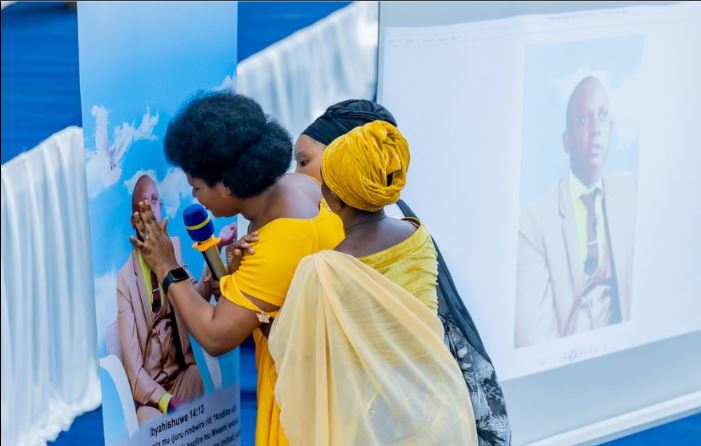 Umugore wa Pst Théogène witabye Imana yatangiye kuba mu muhamagaro w'umugabo we