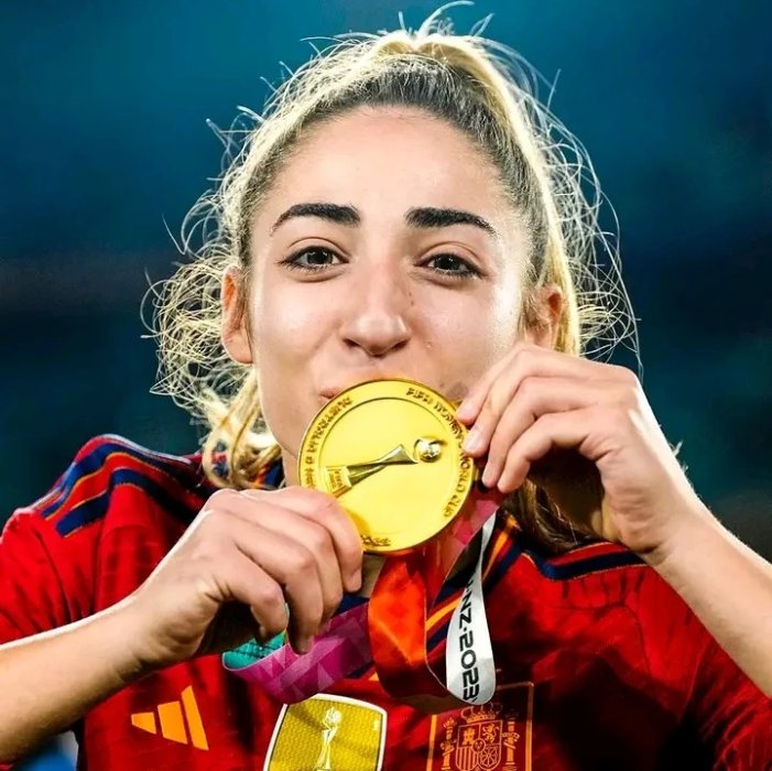 Umukinnyi wa Espagne yamenye ko yapfushije se amaze gutwara igikombe cy'isi