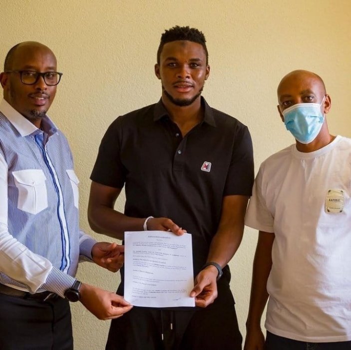 AS Kigali yasinyishije myugariro ukomeye wakiniraga Young Africans