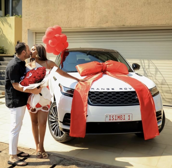 Isimbi Model yahawe n'umugabo we imodoka y'arenga miliyoni 80 Frw