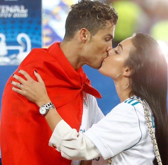 Ubwiza bwaramukijije!!!Georgina Rodriguez yavuze ahantu hababaje yabaga mbere yo gukundana na Cristiano Ronaldo