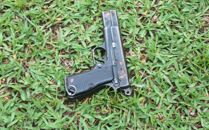 Polisi yafashe abakewaho kwicisha imbunda umuvunjayi n'umushoferi
