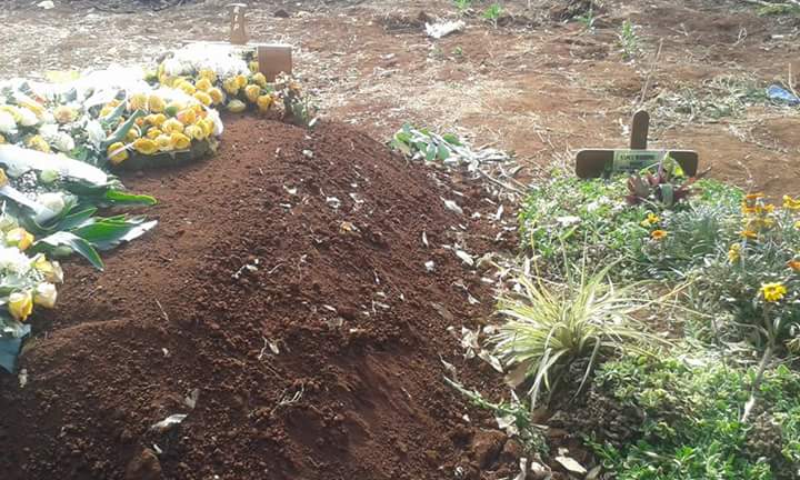 Umukobwa yiyahuye habura amasaha make ngo bashyingure mukuru we asiga asabye ikintu gikomeye