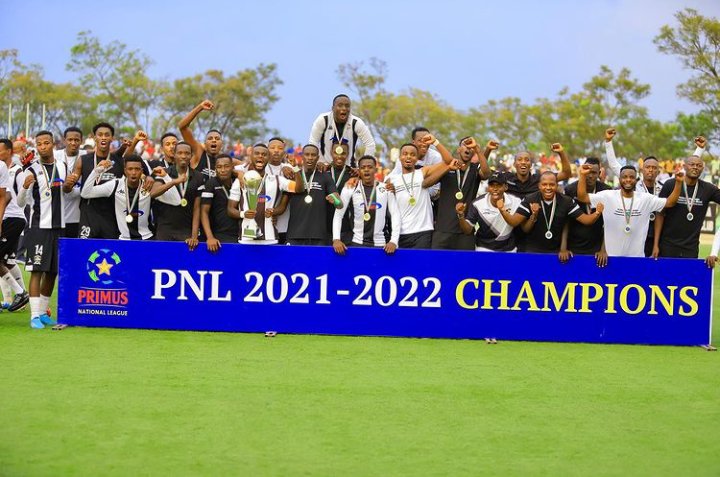 APR FC yungukiye ku burangare bwa Kiyovu Sports yegukana igikombe cya 20 cya shampiyona 