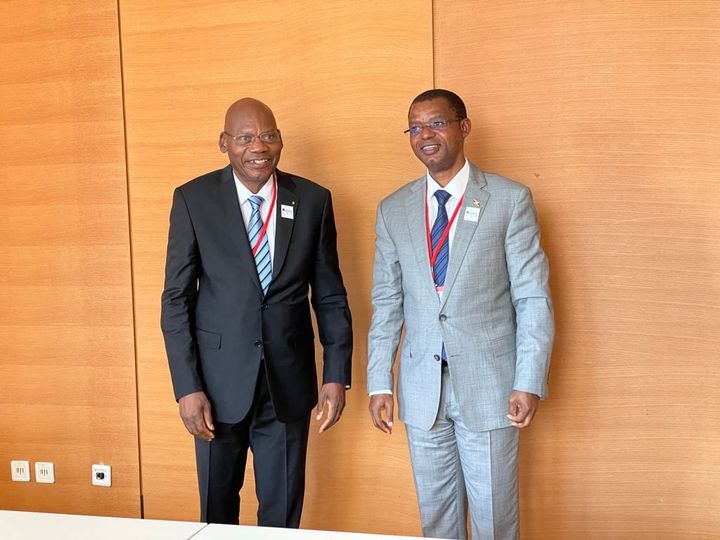 Perezida wa Sena y'u Rwanda n'iy'u Burundi bahuje urugwiro ubwo bahuriraga I Vienne