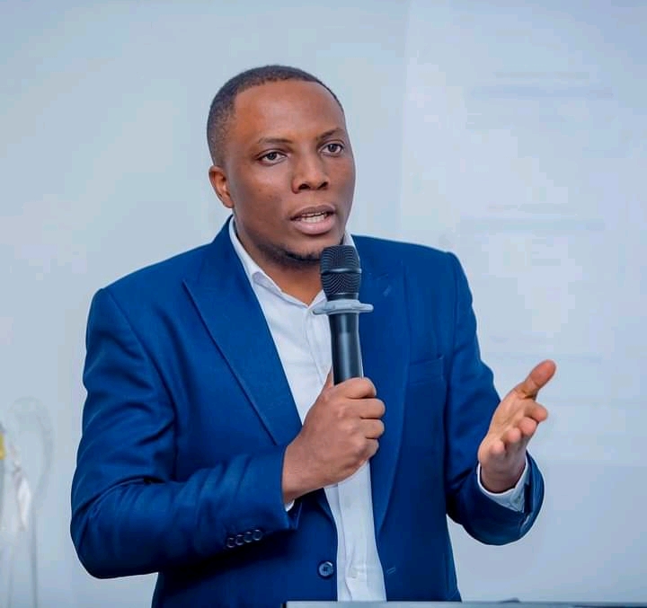 Umunyamabanga wa Rayon Sports Namenye Patrick yatangaje ko atazakomezanya nayo