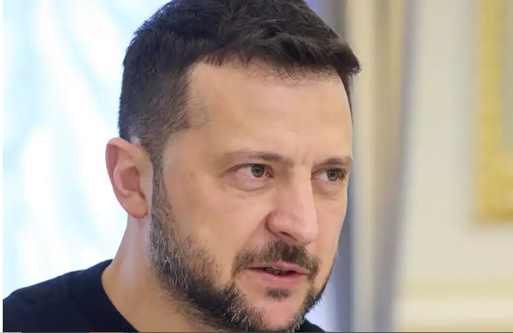 Perezida Zelensky wa Ukraine usumbirijwe n'ibitero Yasubitse Ingendo zo mu Mahanga 