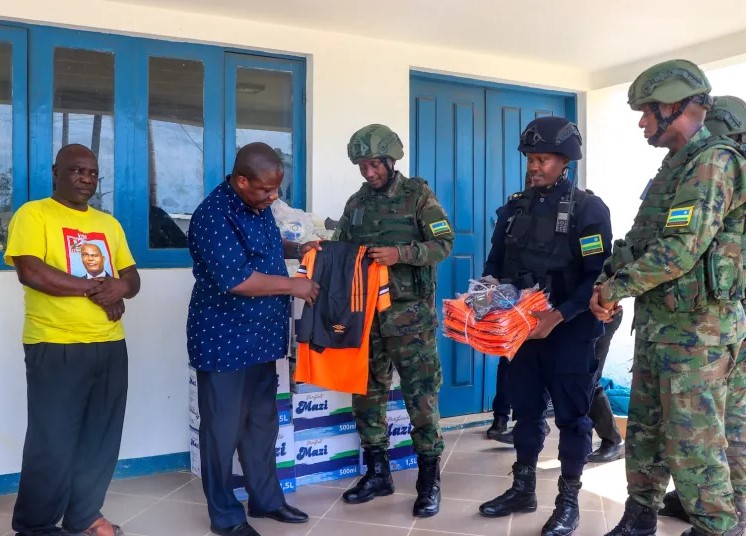 Ingabo z'u Rwanda ziri muri Mozambique zatanze ibikoresho bizafasha urubyiruko kwidagadura
