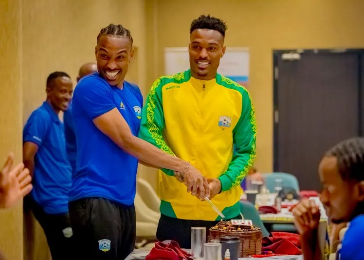 Abavandimwe b'impanga bakiniye u Rwanda bwa mbere bagize isabukuru bari mu mwiherero