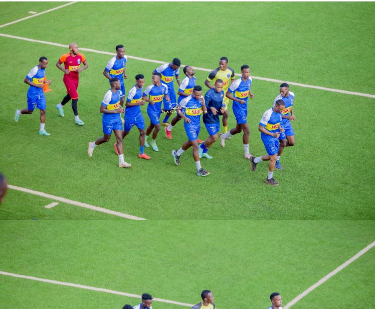 Reba mu mafoto uko Rayon Sports yatangiye imyitozo yitabiriwe na bamwe mu bakinnyi bashya