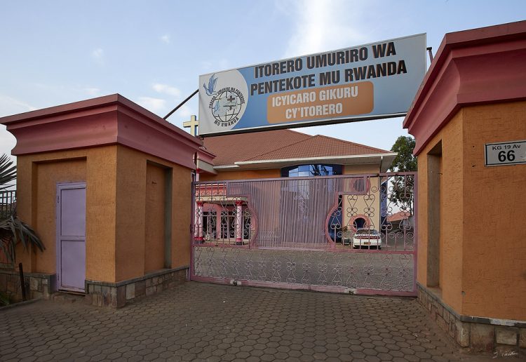 Itorero Umuriro wa Penetekote ryafunzwe by'agateganyo