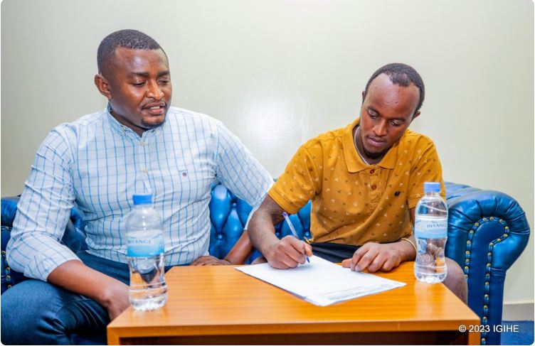 Niyonzima Olivier ‘Seif' wirengagijwe na Rayon Soport yasinyiye Kiyovu Sports