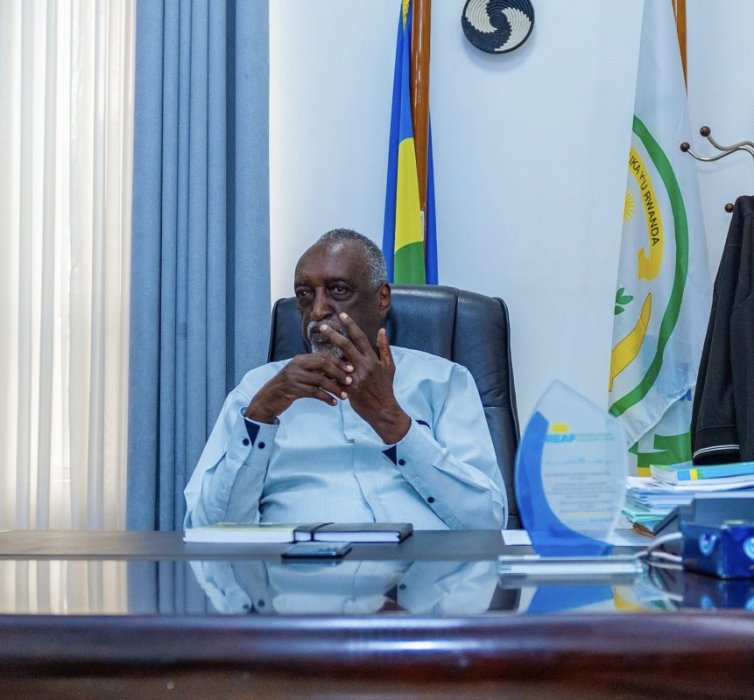 Rutaremara avuga ko Tshisekedi yishyuye abanyamahanga kugira ngo bagire uruhare muri Jenoside