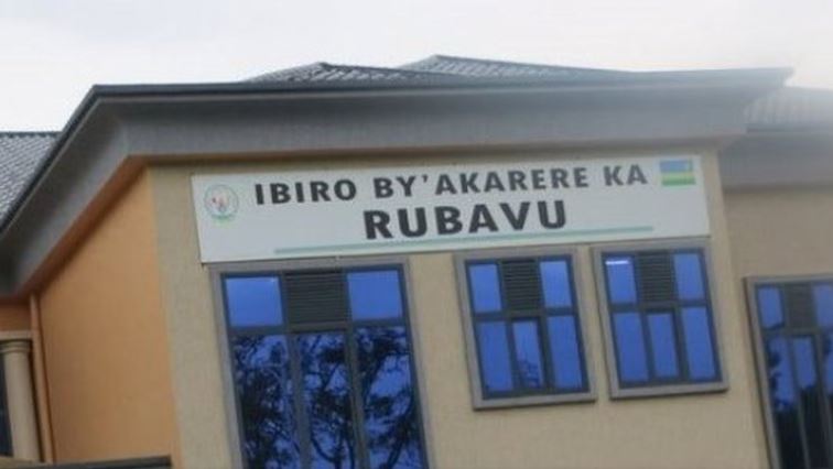 Rubavu: Umugore yacunze umugabo we asinziriye ajya gusambana na mutekano