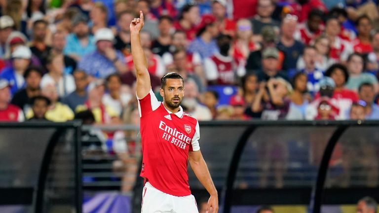 Umugizi wa nabi yateye icyuma abarimo Umukinnyi wa Arsenal 