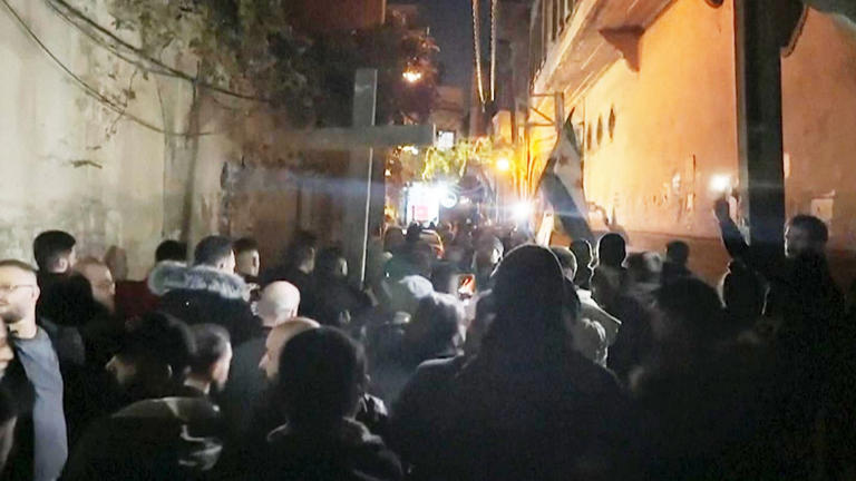 Syria: Hadutse imyigaragambyo nyuma no gutwika igiti cya Noheri