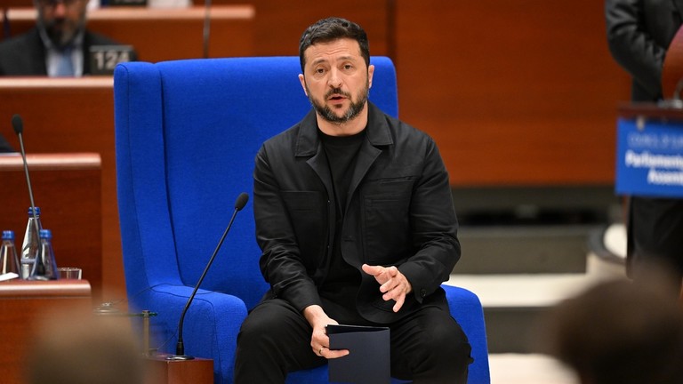 Hagaragajwe ko Zelensky yatsindwa amatora mu gihe yakorwa vuba