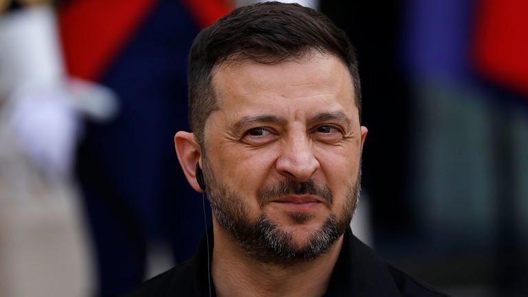 Zelensky azava ku butegetsi nyuma y'intambara