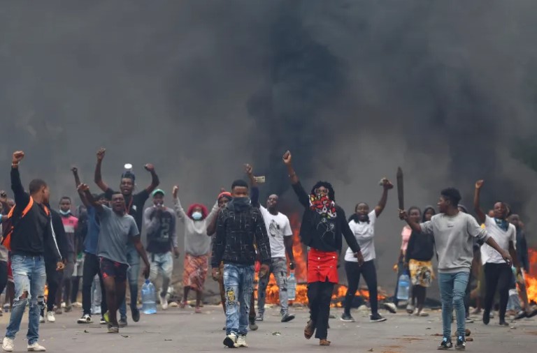 Mozambike: Nibura abantu 21 bamaze gupfira mu myigaragambyo yoingeye kwaduka