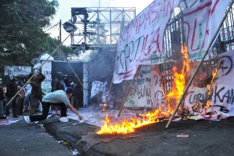 Indonesia: Imyigaragambyo yamagana ihohoterwa n'imishahara mito yafashe indi ntera