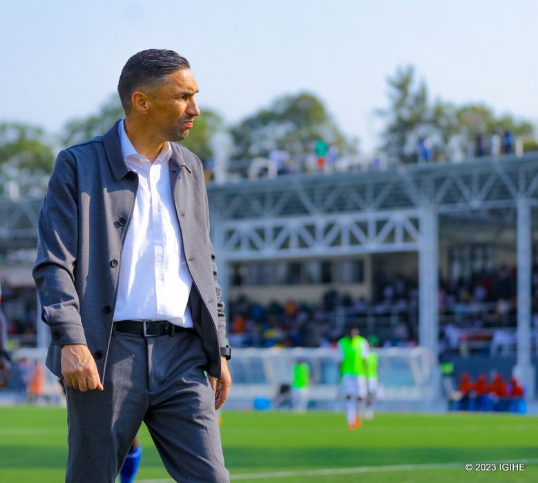 Umutoza ushobora gusimbura Zelfani muri Rayon Sports yatangiye kuvugwa