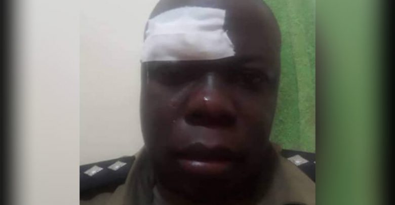 Abayoboke b'Ishyaka rya Bobi Wine bakubise Umupolisi mukuru kugeza ataye ubwenge