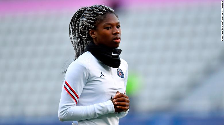 Umukinnyi wa PSG y'abagore yafunzwe akekwaho guteza mugenzi we bakinana abagizi ba nabi ngo bamuvune amaguru 