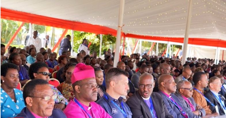 Igiterane cyaberaga i Musanze gihuje abagera ku 5000 cyahagaritswe nyuma y'aho P. Kagame yibajije ku kamaro kacyo