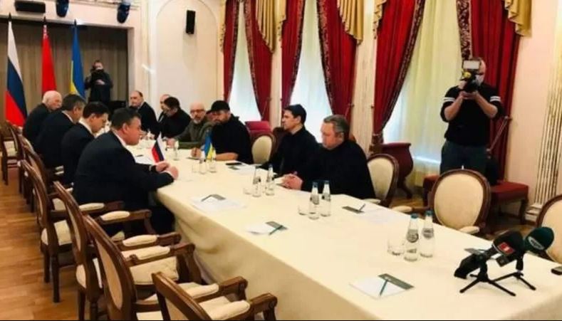 Abayobozi b'Uburusiya n'aba Ukraine bahuriye mu biganiro byo guhagarika intambara