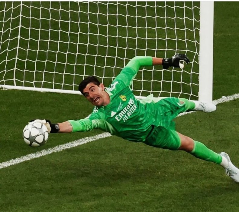 Thibaut Courtois wababaje cyane Liverpool yabwiye amagambo akomeye Abongereza bamusuzuguye