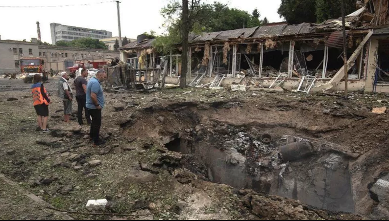 Ukraine: Igitero cya misile ku ruganda rukora ibyogajuru i Dnipro cyishe abantu batatu
