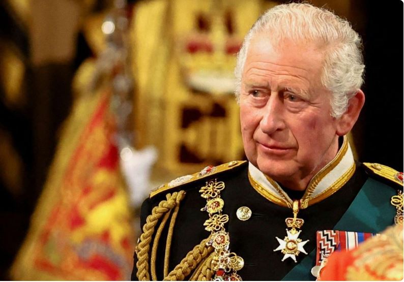 Charles Philip Arthur George yahawe izina ry'ubwami rya Charles III, asimbuye mama we watanze 