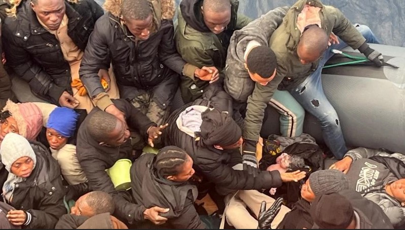 Espagne: Umwana yavukiye mu bwato bw'abimukira yakiranwa ubwuzu