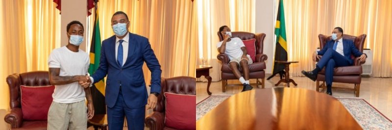 Umukinnyi ukomeye mu mupira w'amaguru yakiriwe na Minisitiri yambaye mu buryo butangaje(AMAFOTO)